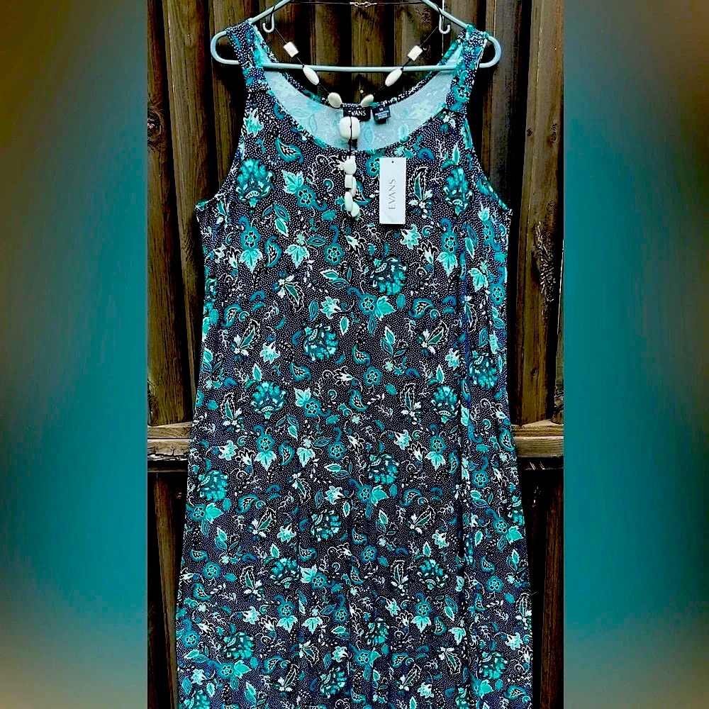 EVANS Long Maxi Dress NWT
Teal Paisley 14 - Picture 4 of 9
